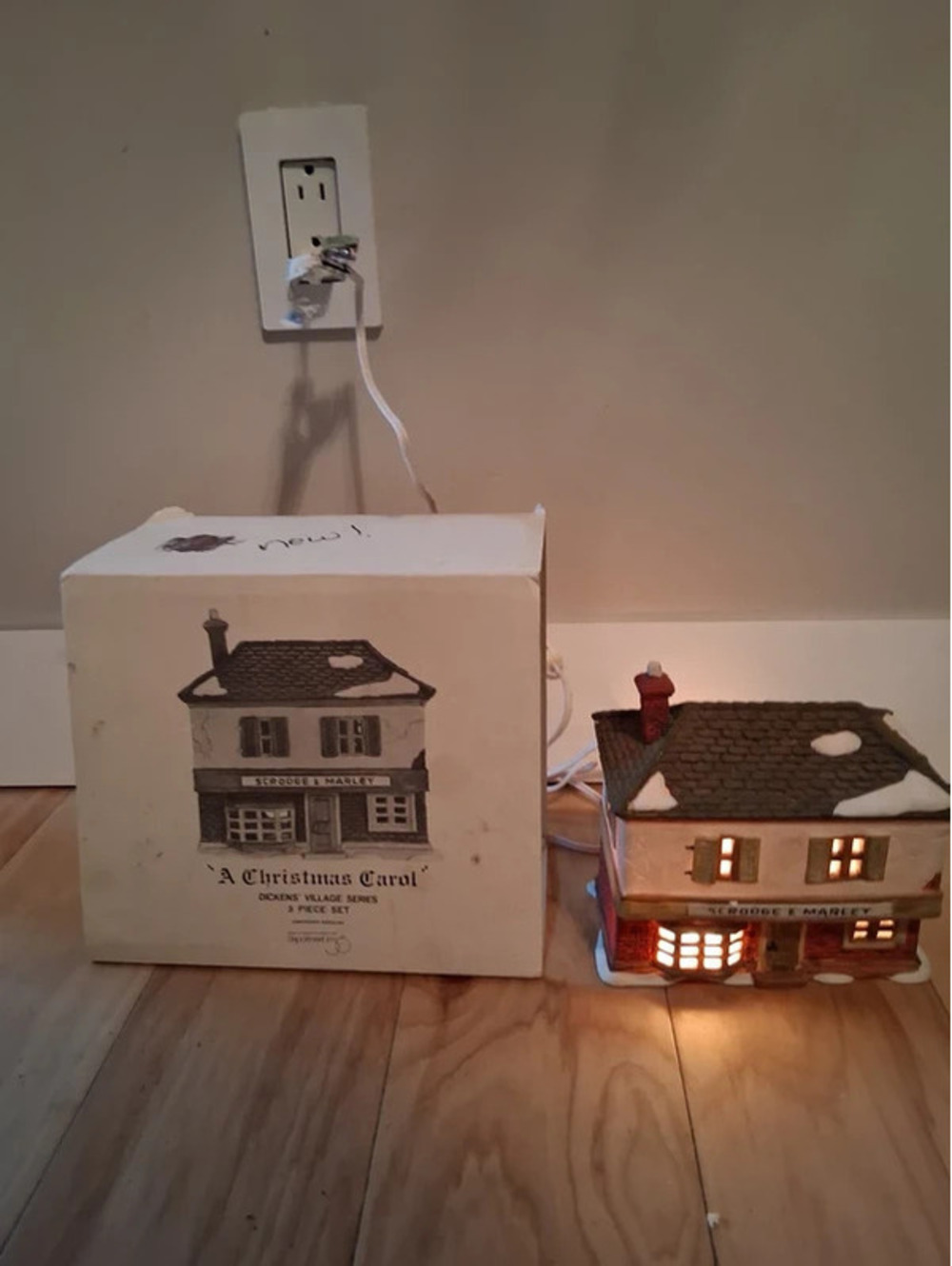 Vintage Dept 56 “A Christmas Carol” Dickens’ Village Series